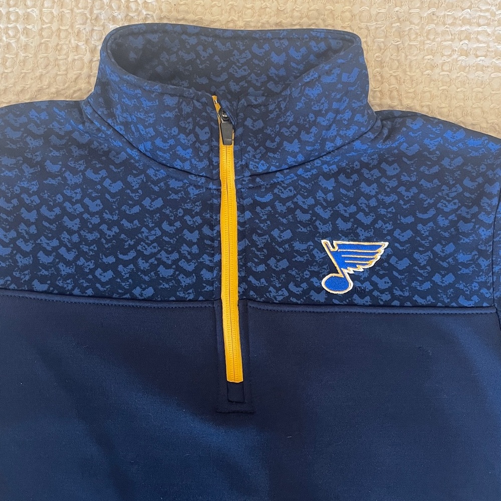 St. Louis Blues Women’s Quarter Zip Size M